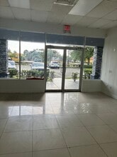 377 N State Road 7, Plantation, FL à louer Photo intérieure- Image 2 de 4