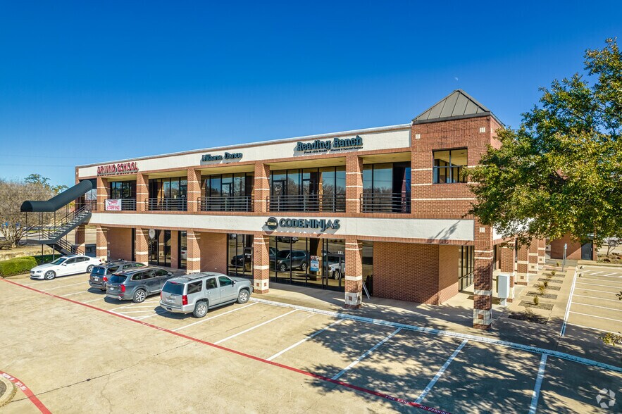 580 S Denton Tap Rd, Coppell, TX à louer - Photo du bâtiment - Image 2 de 10
