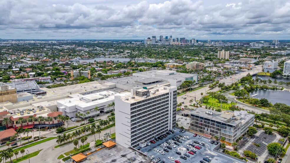 2455 E Sunrise Blvd, Fort Lauderdale, FL à vendre - Photo du bâtiment - Image 3 de 114