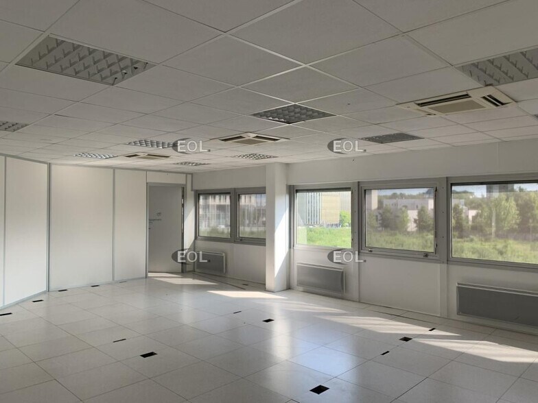 Industrial in Massy for lease - Interior Photo - Image 3 of 3