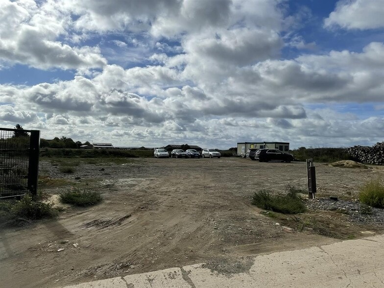 Scrubbs Ln, Shilton for sale - Primary Photo - Image 1 of 4