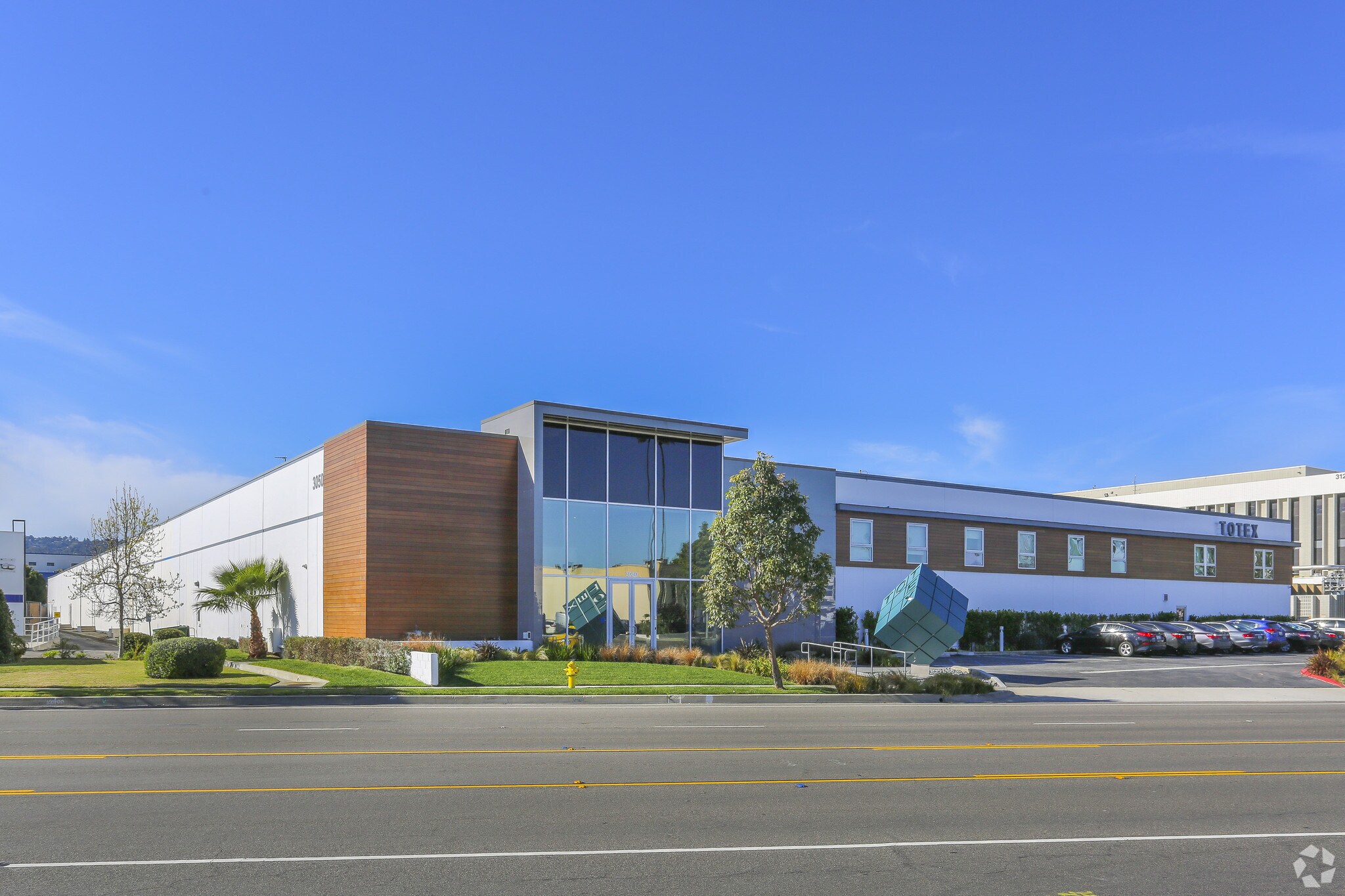 3040-3080 Lomita Blvd, Torrance, CA à louer Photo du bâtiment- Image 1 de 4