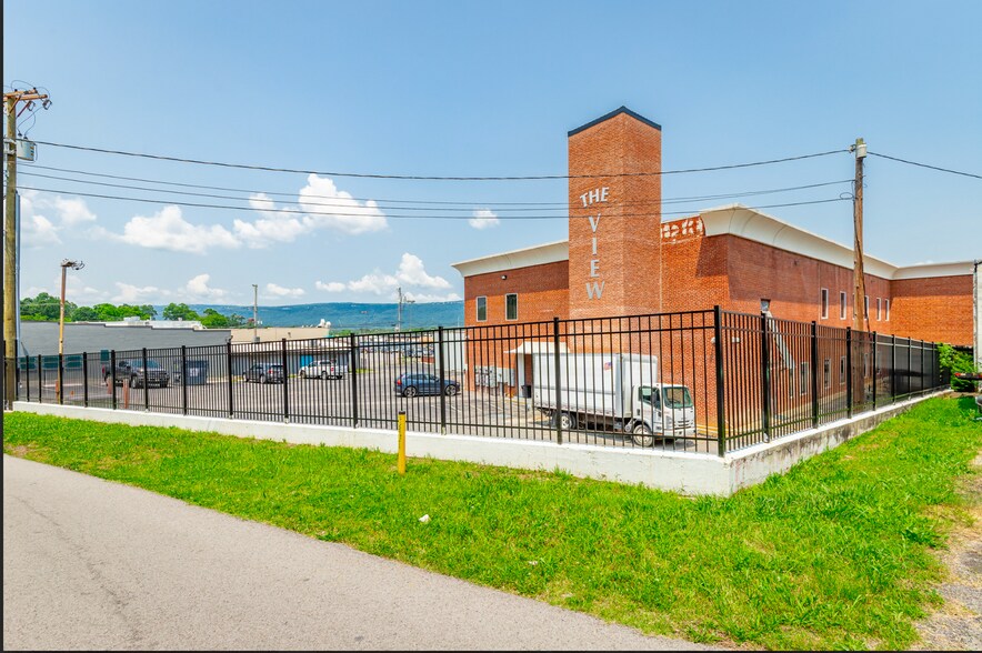 403 Chickamauga Ave, Rossville, GA à louer - Photo du bâtiment - Image 3 de 22