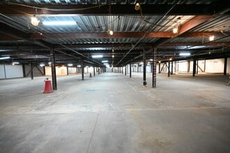 8800 Technology Forest Pl, The Woodlands, TX for lease Interior Photo- Image 1 of 9
