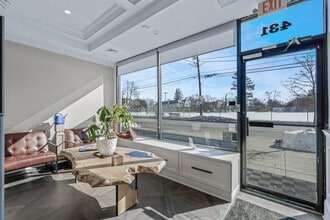 431 Hempstead Ave, West Hempstead, NY à louer Photo intérieure- Image 2 de 13