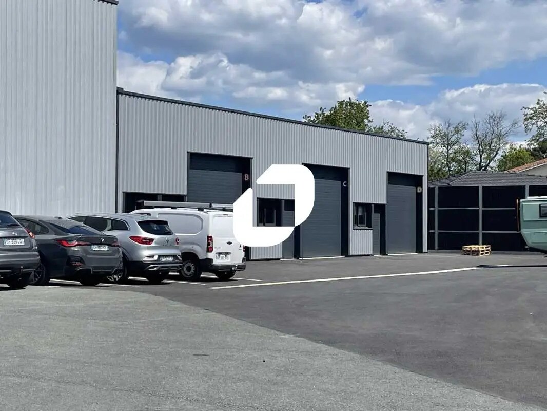 Flex in Saint-Aubin-de-Médoc for lease Building Photo- Image 1 of 20