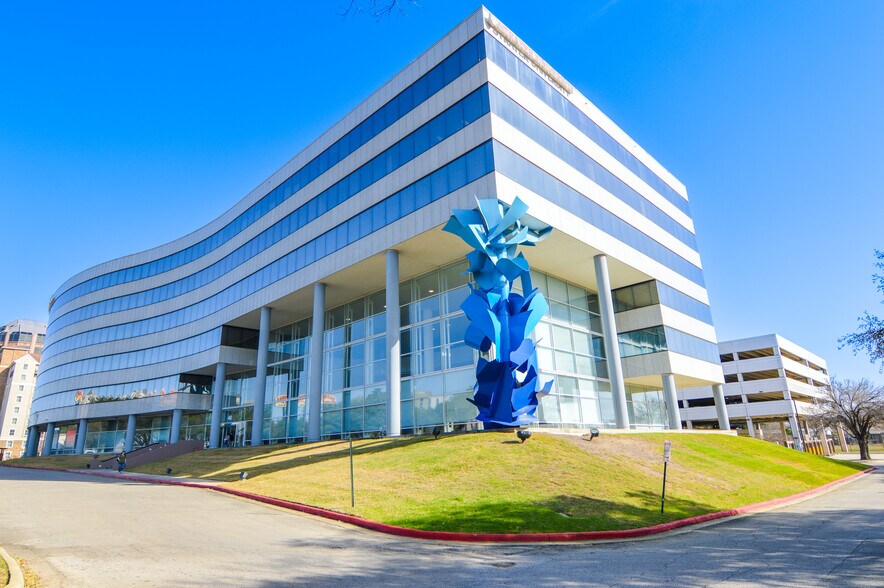 40 NE Loop 410, San Antonio, TX for lease - Building Photo - Image 1 of 29