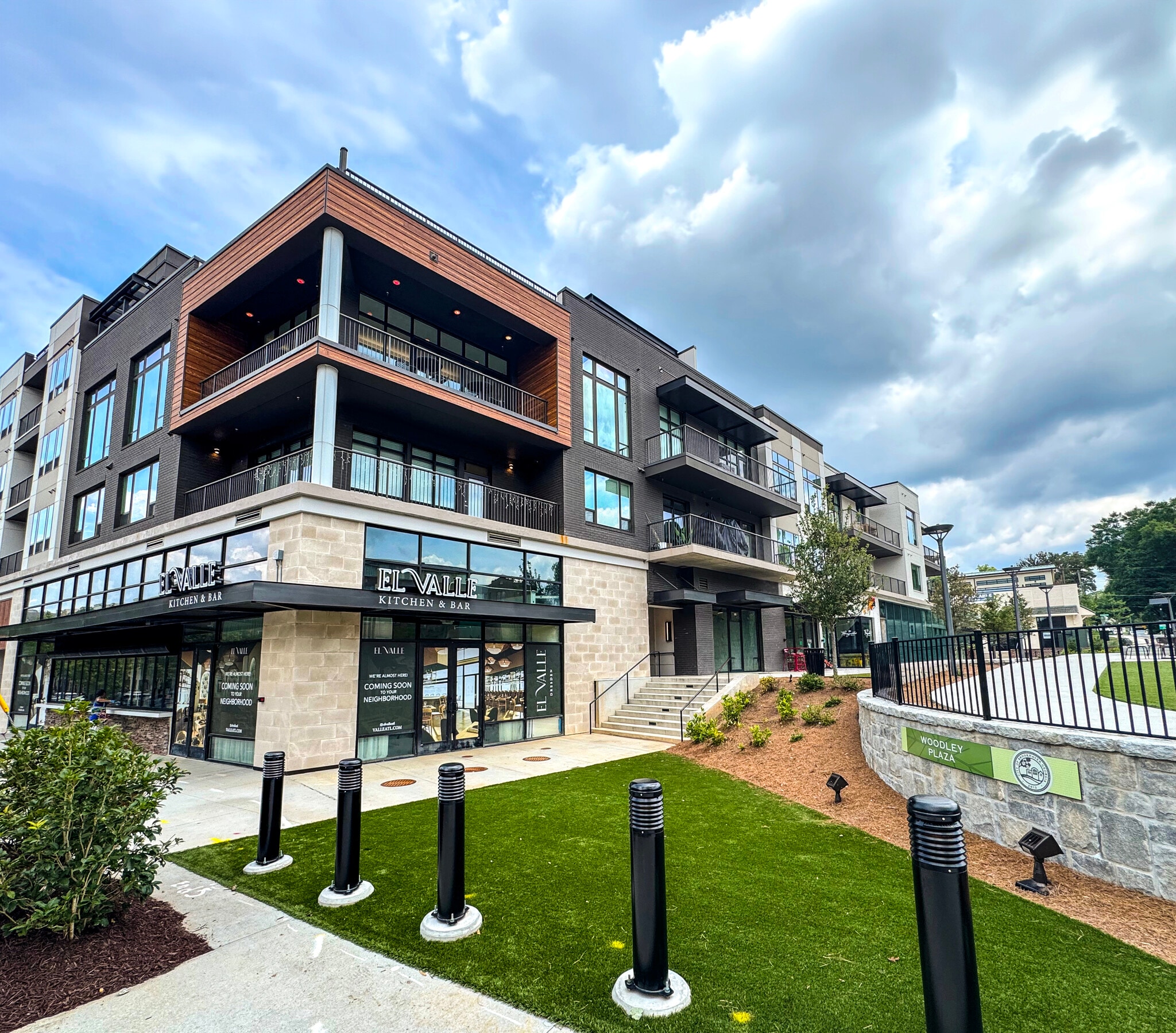 1350 Dresden Dr, Brookhaven, GA for lease Building Photo- Image 1 of 5