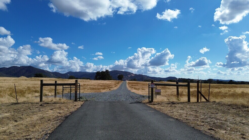 4447 Highway 12, San Andreas, CA à vendre - Photo du bâtiment - Image 3 de 12