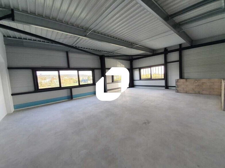 Flex dans Buchelay à louer - Photo du bâtiment - Image 3 de 13