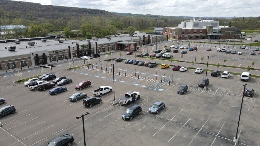 7309 Seneca Rd N, Hornell, NY à louer - Photo du bâtiment - Image 3 de 5