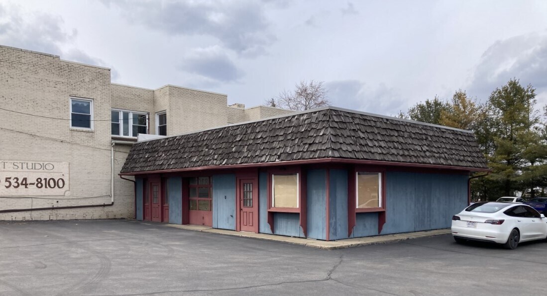 6 W Liberty St, Hubbard, OH à louer Photo principale- Image 1 de 2