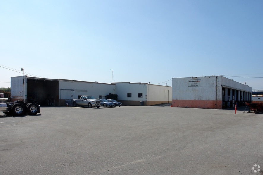 725 Pacific Ave, Oxnard, CA for sale - Primary Photo - Image 1 of 4