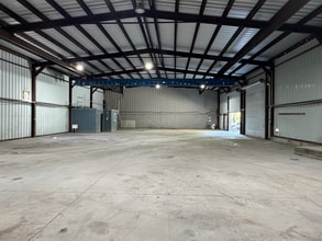 2514 W Point Ave, College Park, GA for lease Interior Photo- Image 2 of 4