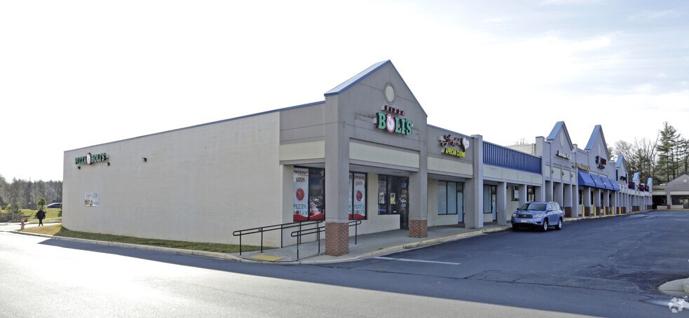 10515-10631 Greenbelt Rd, Lanham, MD à louer - Photo du bâtiment - Image 2 de 19