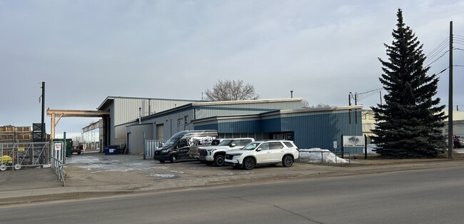 Plus de détails pour 7230 68th Ave NW, Edmonton, AB - Industriel à vendre