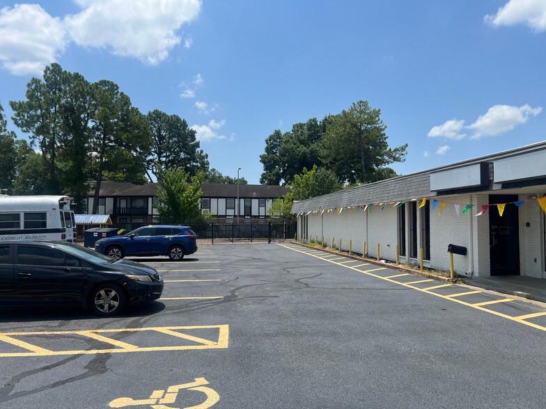 5287 Knight Arnold Rd, Memphis, TN for sale - Building Photo - Image 2 of 26