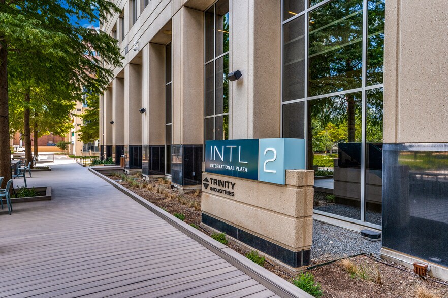 14221 N Dallas Pky, Dallas, TX à louer - Photo du bâtiment - Image 3 de 14