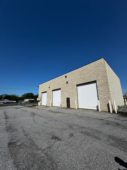 4214 North Point Blvd, Dundalk, MD for lease - Building Photo - Image 3 of 24