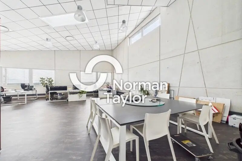 Office in Montpellier for lease - Interior Photo - Image 3 of 7