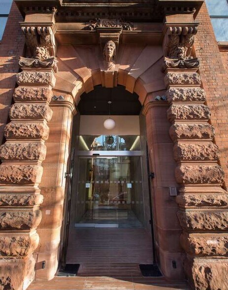 40 Linenhall St, Belfast for lease - Building Photo - Image 3 of 6