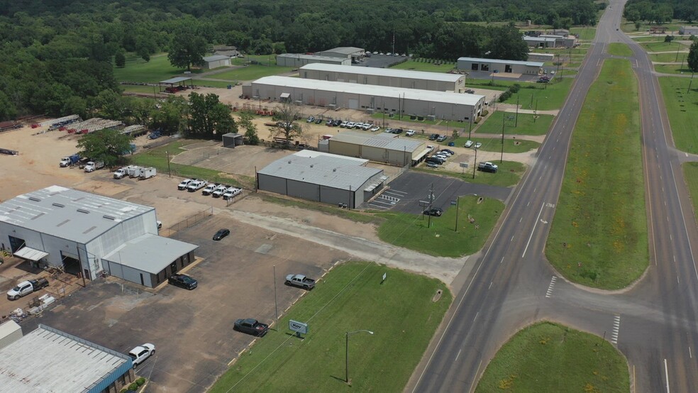 2312 TX-135 Hwy, Kilgore, TX for lease - Commercial Listing Video - Image 3 of 27