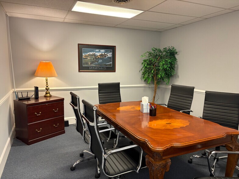 108 E Main St, Bedford, VA à vendre - Photo du bâtiment - Image 3 de 4