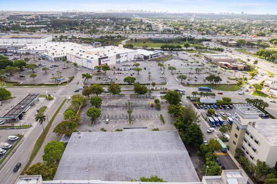190 NW 79th Ave, Miami, FL à louer - Aérien - Image 3 de 11