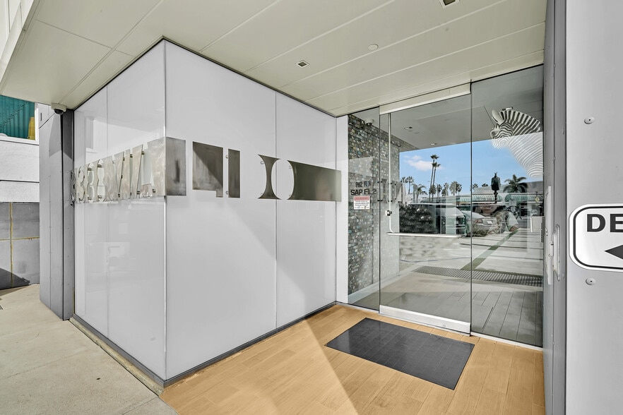 3388 Via Lido, Newport Beach, CA for lease - Interior Photo - Image 3 of 19