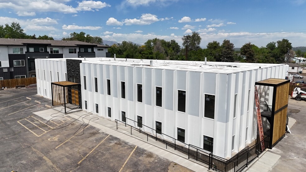 7651 W 41st Ave, Wheat Ridge, CO for lease - Building Photo - Image 3 of 16