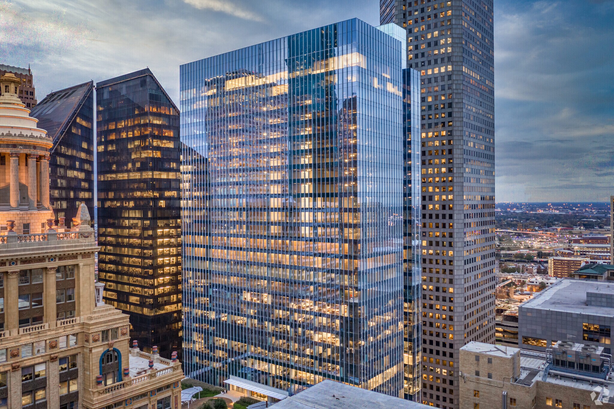 800 Capitol St, Houston, TX à louer Photo du bâtiment- Image 1 de 5
