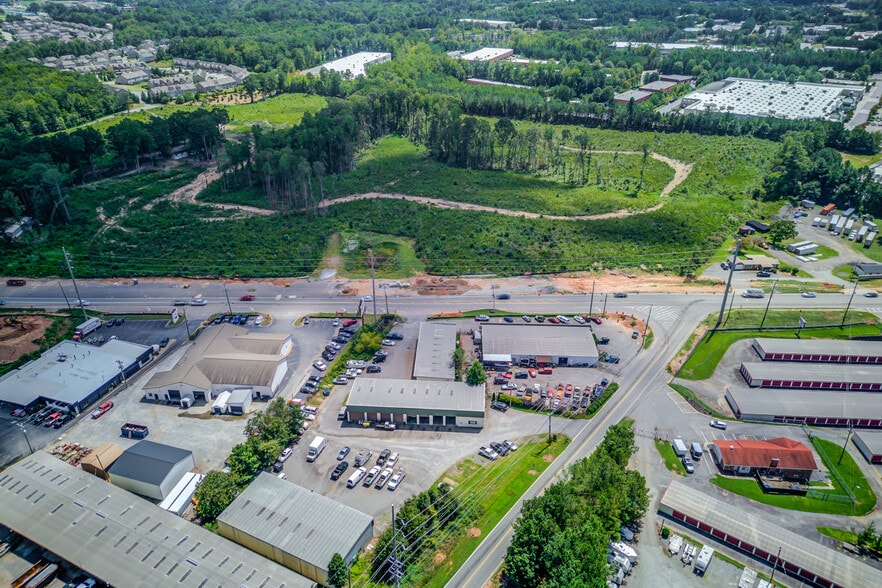 2 parcels w/ 3 buildings for sale portfolio of 3 properties for sale on LoopNet.ca - Building Photo - Image 2 of 16