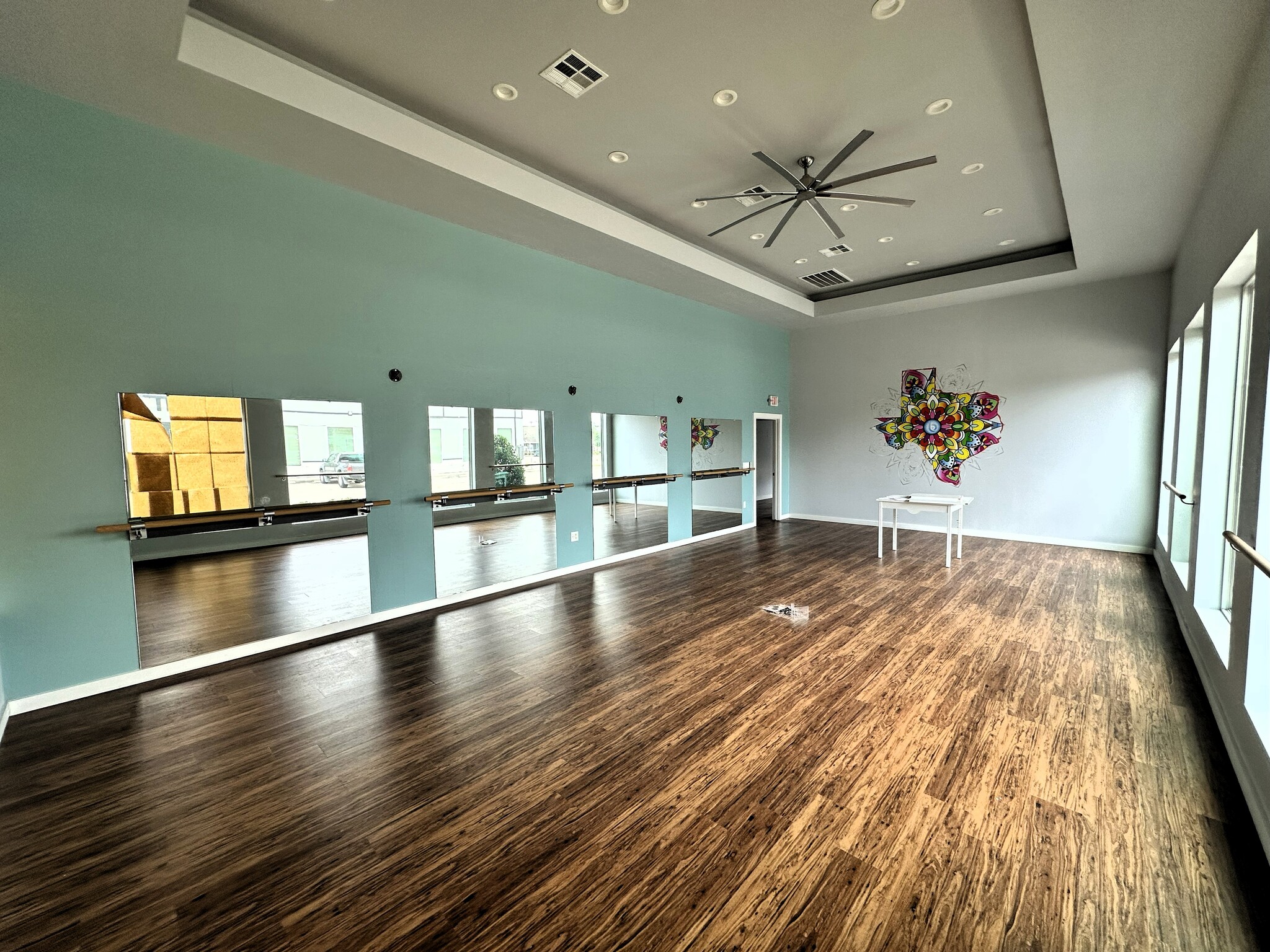 313 S Friendswood Dr, Friendswood, TX for lease Interior Photo- Image 1 of 14