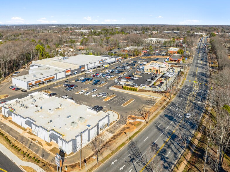 901 N Wendover Rd, Charlotte, NC à louer - Aérien - Image 2 de 8
