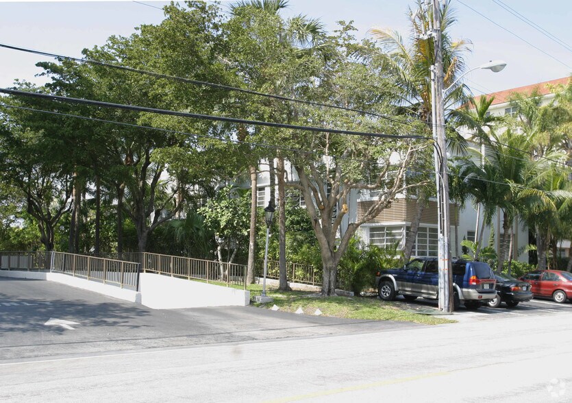 10084 W Bay Harbor Dr, Bay Harbor Islands, FL à vendre - Photo du bâtiment - Image 2 de 10