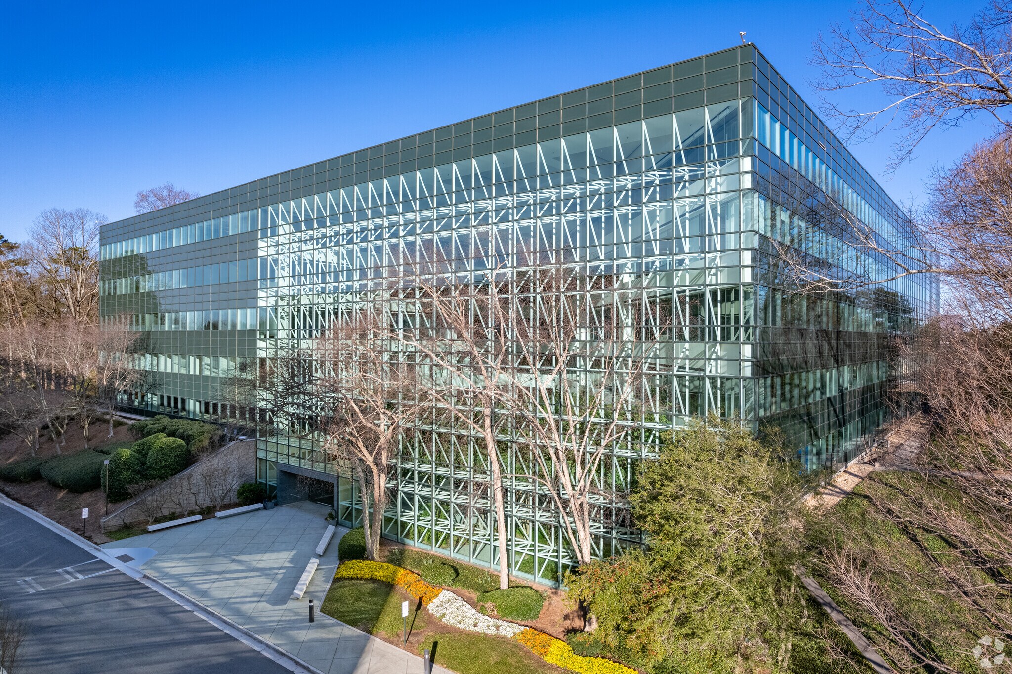 4170 Ashford Dunwoody Rd NE, Atlanta, GA à louer Photo du bâtiment- Image 1 de 11