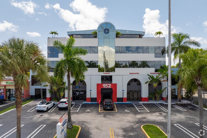 152 Ne 167th St, Miami, FL for lease - Building Photo - Image 2 of 35