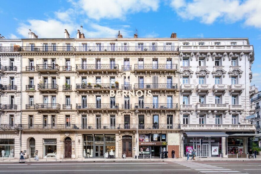 44 Boulevard De Strasbourg, Toulon à louer - Photo du bâtiment - Image 3 de 15