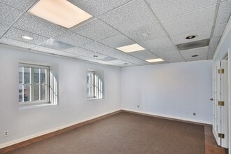 20969 Ventura Blvd, Woodland Hills, CA for lease Interior Photo- Image 2 of 3