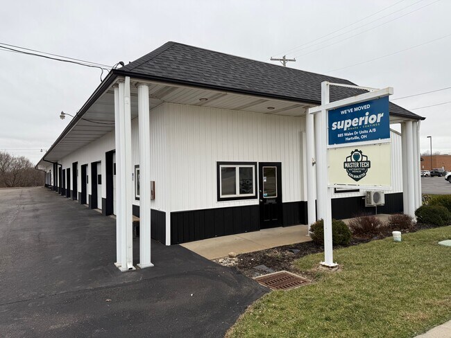 Plus de détails pour 1208 W Maple St, Hartville, OH - Commerce de détail à louer