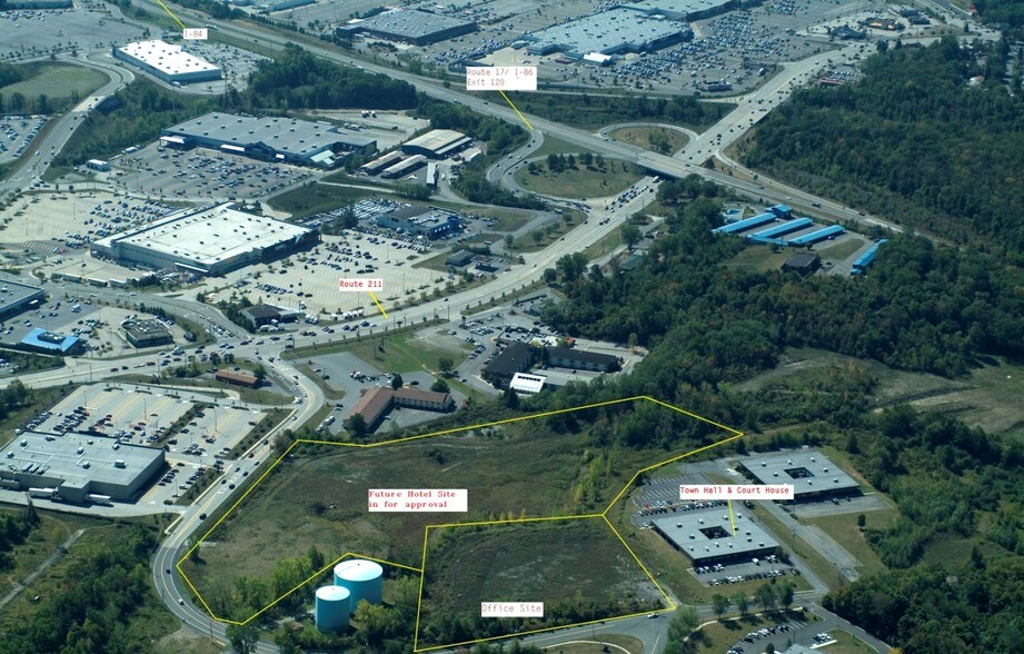 85 Tower Dr, Middletown, NY à vendre - Photo principale - Image 1 de 1