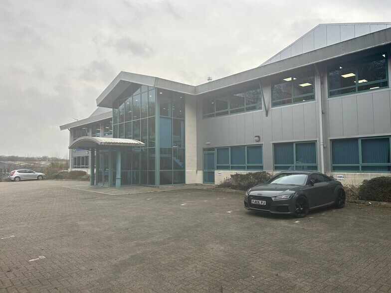 Eagle Close, Eastleigh à louer - Photo du bâtiment - Image 2 de 3