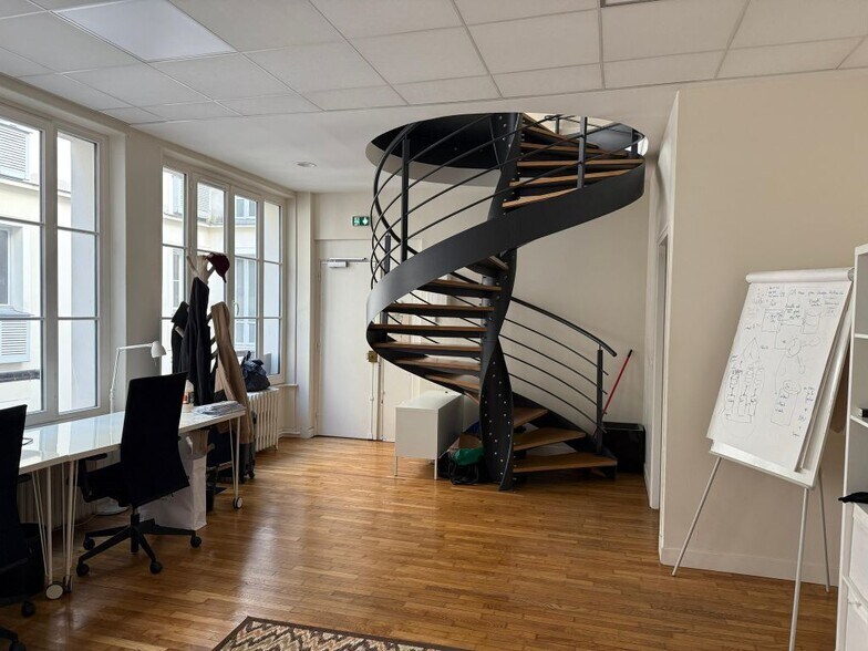84 Rue D'Hauteville, Paris for lease - Interior Photo - Image 3 of 7