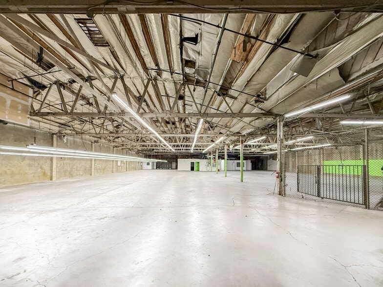 620 S Clarence St, Los Angeles, CA for lease - Building Photo - Image 3 of 8