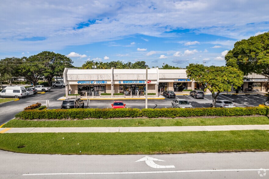 2621 N Federal Hwy, Boca Raton, FL for lease - Building Photo - Image 2 of 6