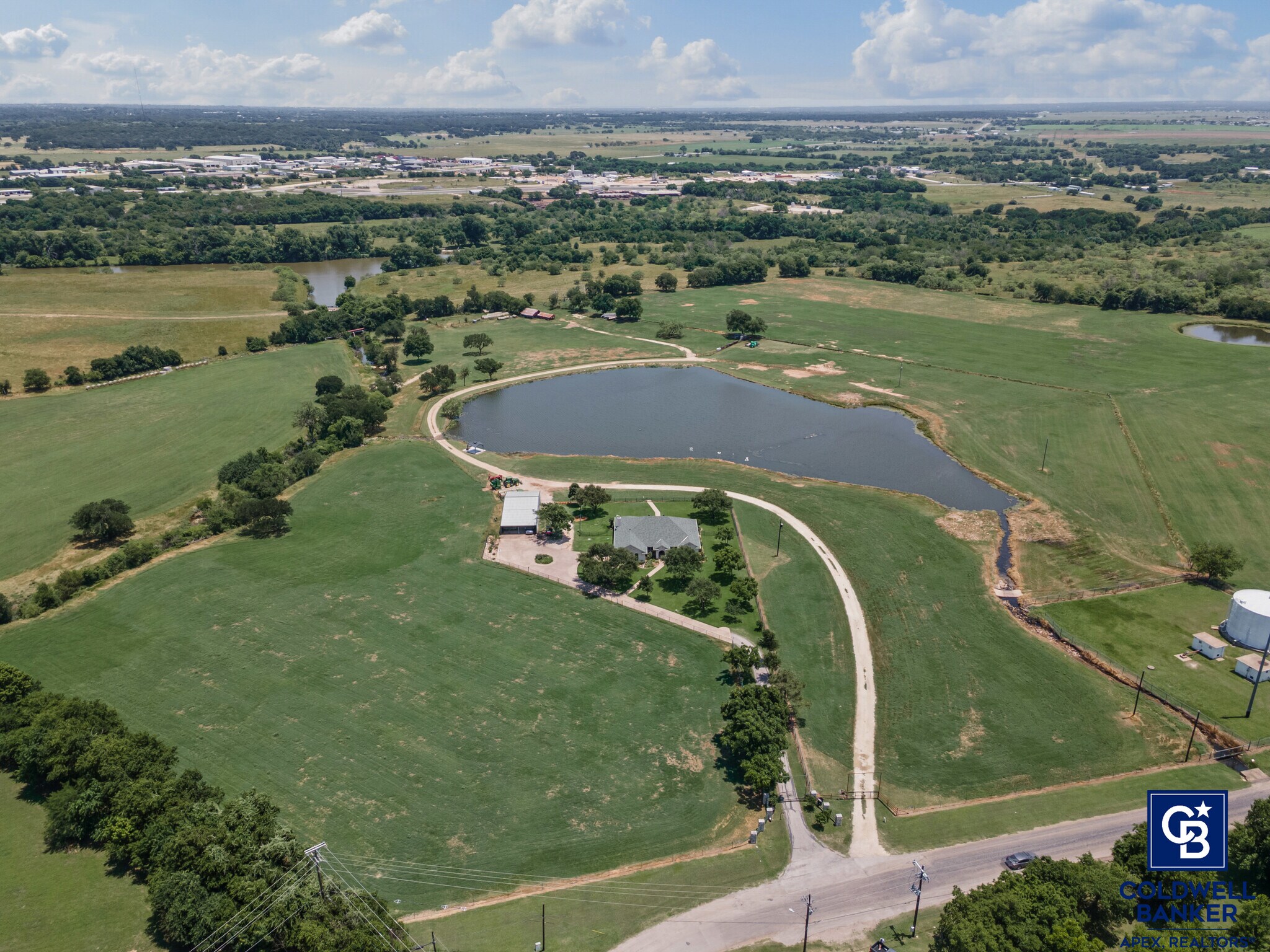 1221 Park Blvd, Cleburne, TX à vendre Aérien- Image 1 de 2
