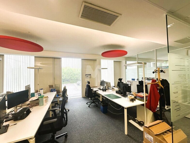 Office in Lieusaint for sale - Building Photo - Image 2 of 11