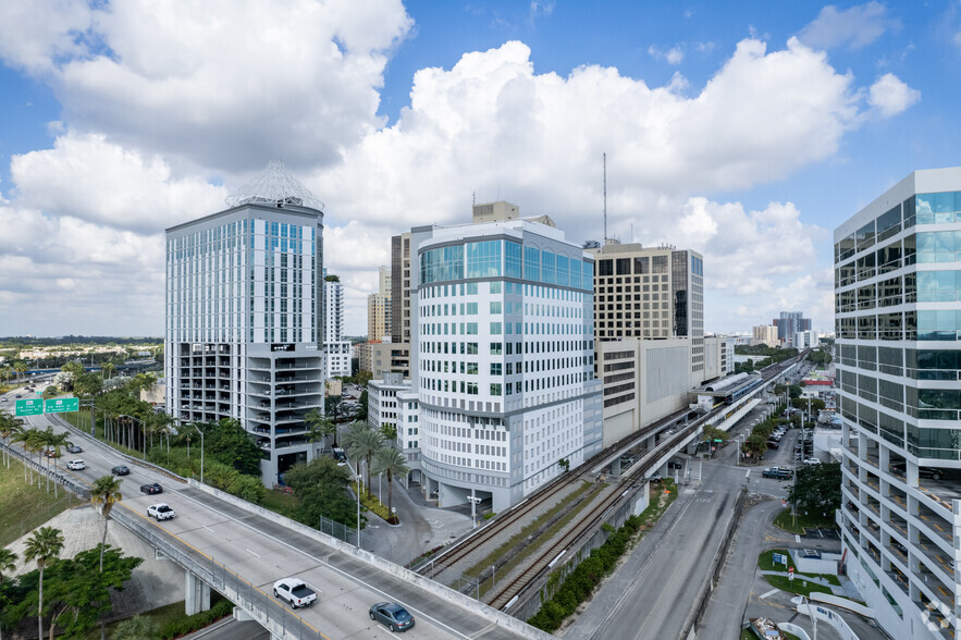 9150 S Dadeland Blvd, Miami, FL for lease - Building Photo - Image 3 of 8