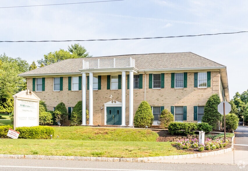 786 Mountain Blvd, Watchung, NJ à louer - Photo du bâtiment - Image 2 de 5