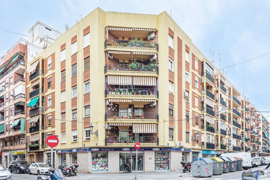 Multifamily in València, Valencia for sale - Primary Photo - Image 1 of 3